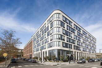 Building Photo - 372 9th St