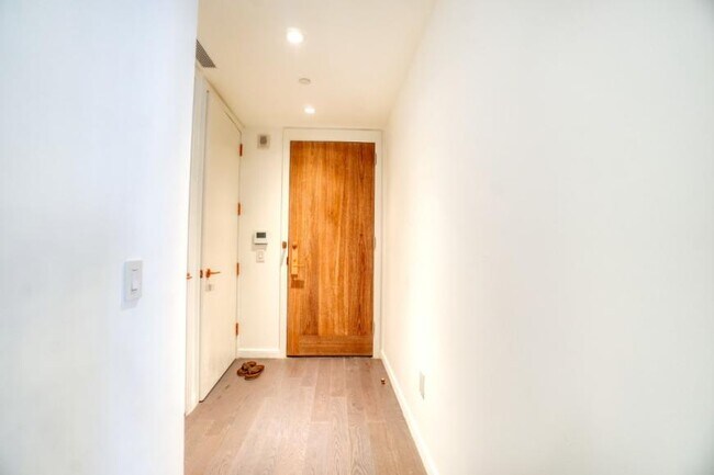 Foto del edificio - 1 bedroom in Brooklyn NY 11201