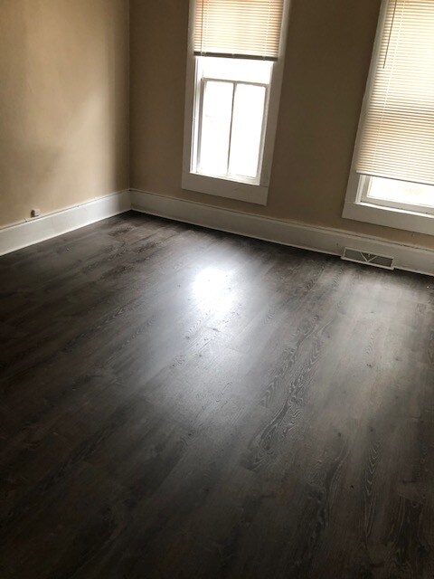 Foto del edificio - 2207 W Greenfield Ave