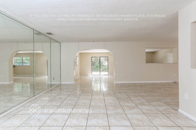 Building Photo - 1270 NW 196th St