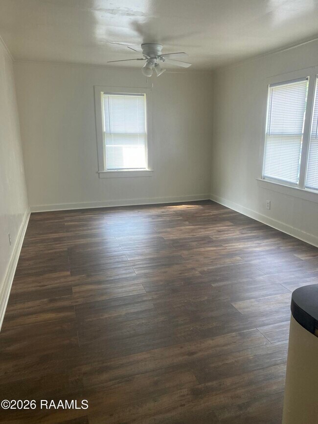 Foto del edificio - 714 Evangeline Dr