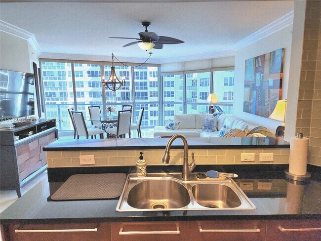 Foto del edificio - 3101 S Ocean Dr