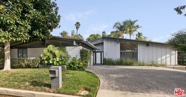 Foto del edificio - 7560 Lolina Ln