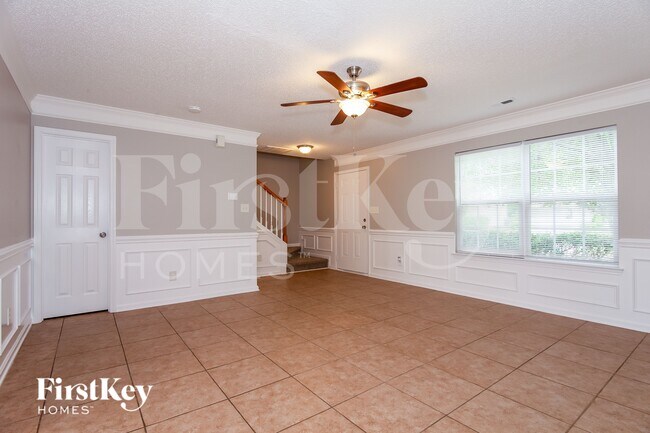 Foto del edificio - 2422 Fairstone Ave