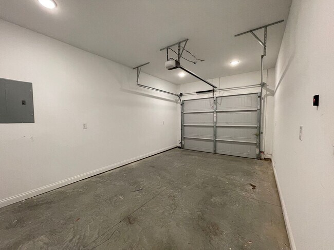 Foto del edificio - 117/119 Tucker Ln