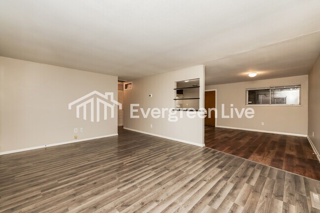 Foto del edificio - 2521 Rover Ct