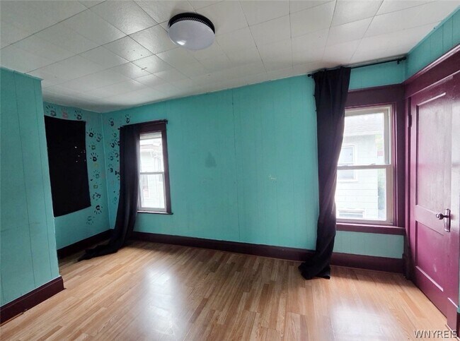 Foto del edificio - 1037 Walden Ave