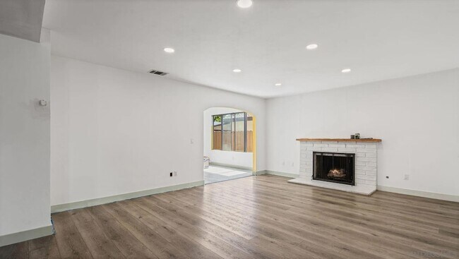 Foto del edificio - 1695 Kenora Dr