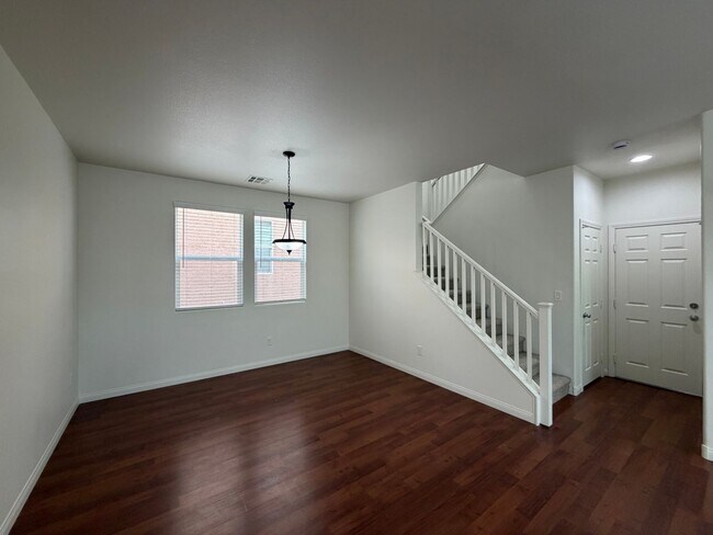 Foto del edificio - Great location in between Rhodes Ranch and South Summerlin