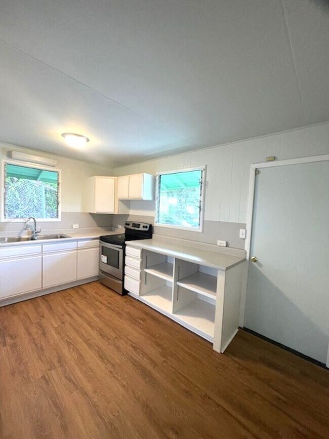 Foto del edificio - 3 Bed/ 1 Bath home in Honolulu