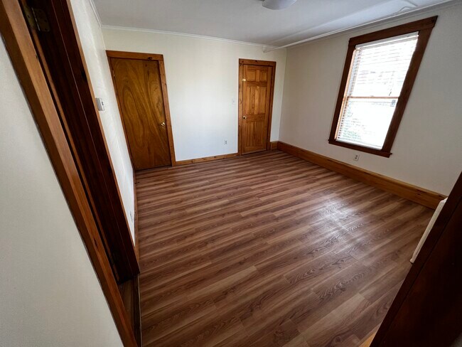 Sala de estar 11 x 12 - 30 Parker St