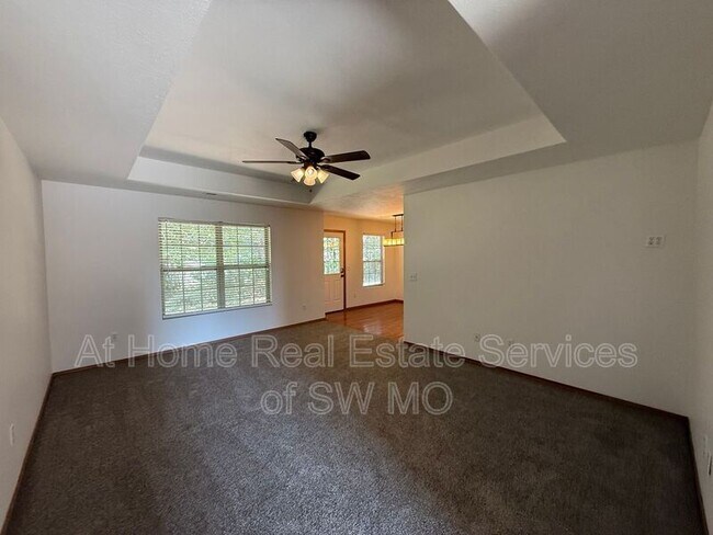 Foto del edificio - 4499 W Nicholas St