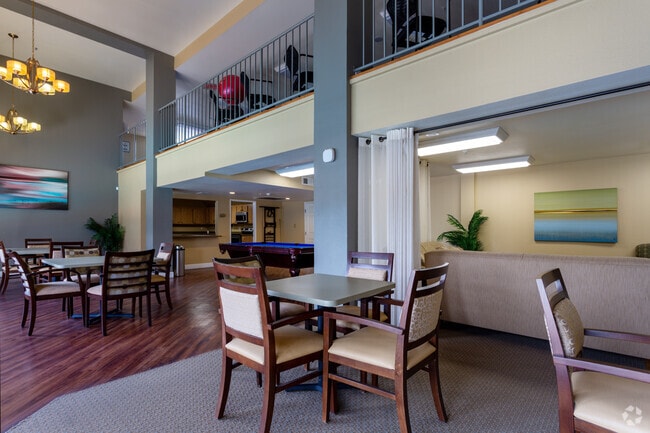 Casa club - The Huntington Breeze