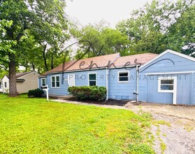Building Photo - 11217 Applewood Dr