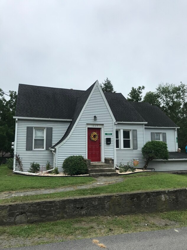 Front of house - 1025 Fairview Ave