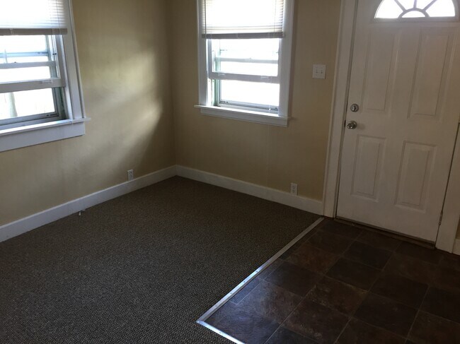 front room/dining area - 543 North Berkley Street