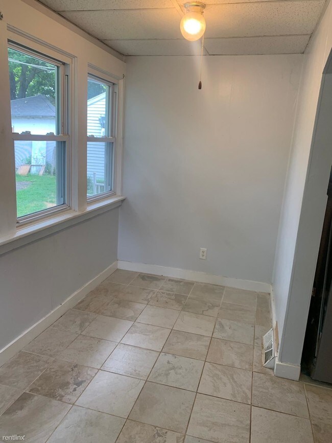 Building Photo - 1 br, 1 bath House - 70 Stevens St