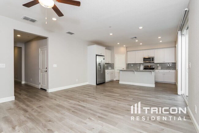 Foto del edificio - 2043 Comstock Ln