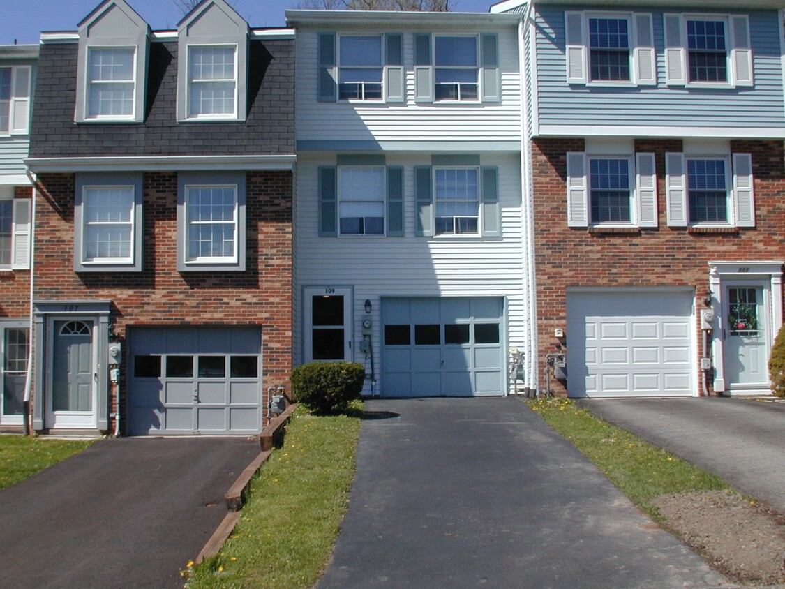 Outside - 109 Ligonier Ln