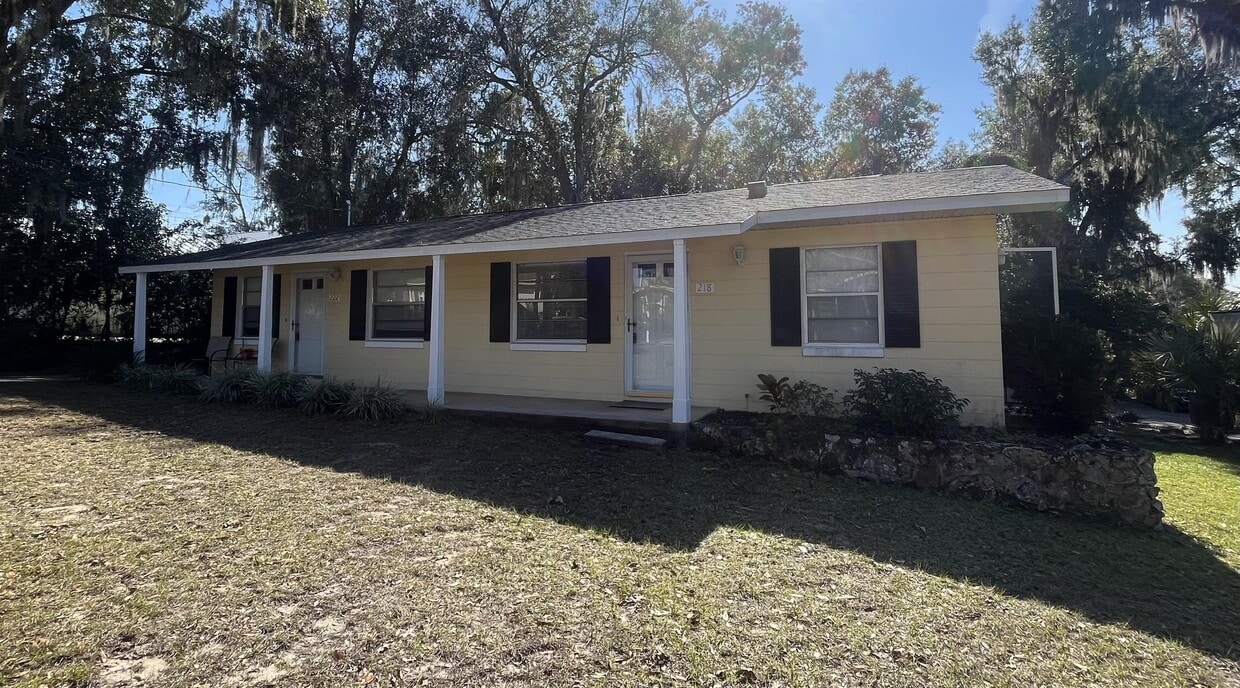 220 E 11th Ave, Mount Dora, FL 32757 House Rental in Mount Dora, FL