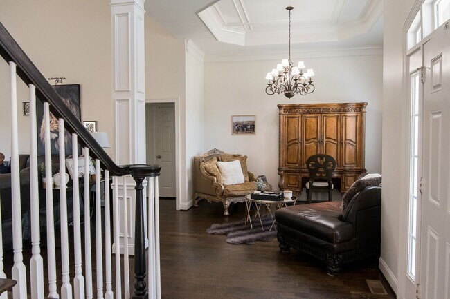 Foto del edificio - Luxury Living w/ Pool In Brentwood!