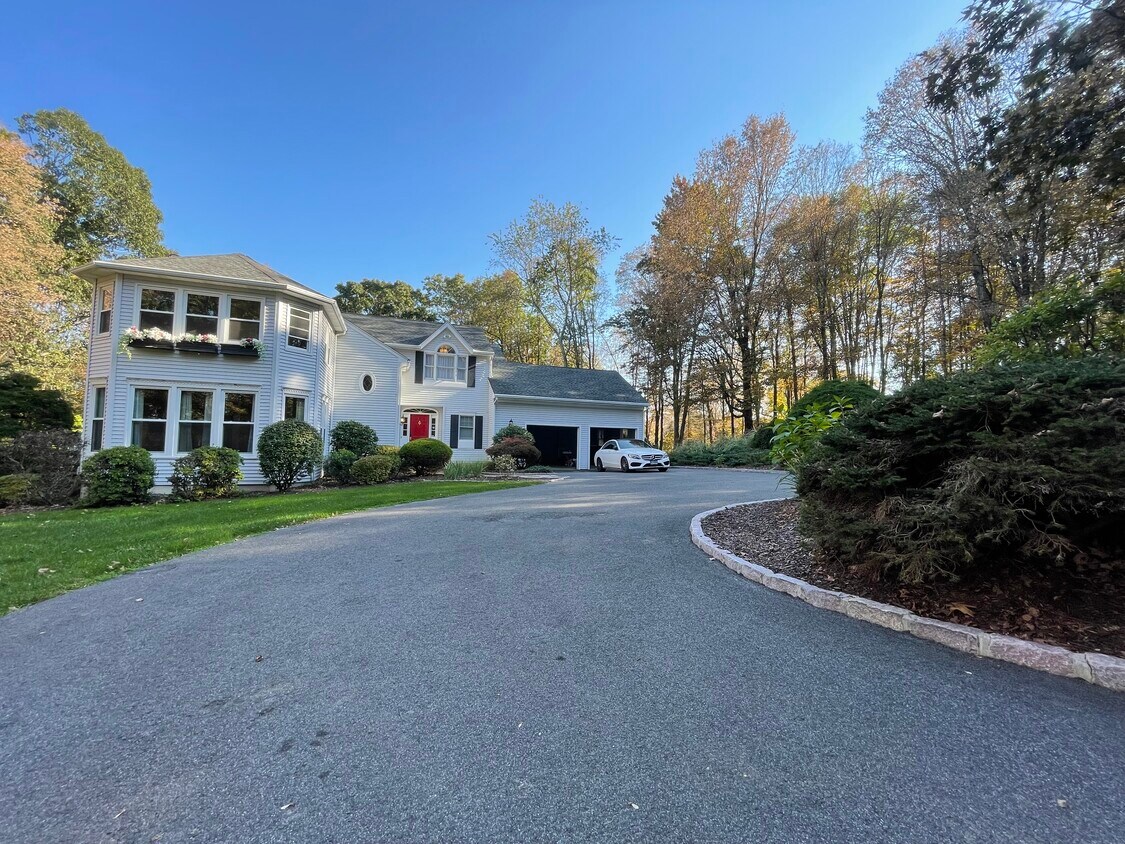 Primary Photo - 67 Obtuse Rd S