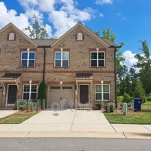 Building Photo - 811 Silver Leaf Dr