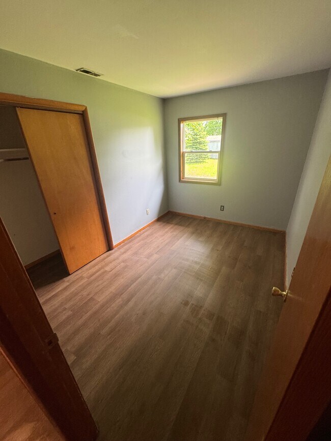 Foto del edificio - 2810 Witchwood Dr