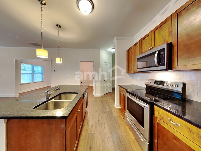 Building Photo - 2504 Beal St