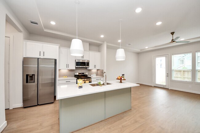 Building Photo - 1514 Colonial Gorge Dr