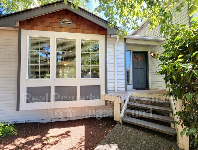 Building Photo - 13621 14th Dr SE
