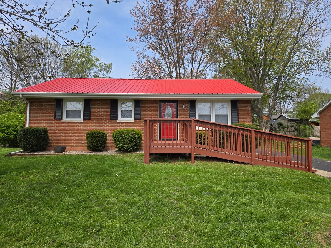 Primary Photo - 317 Ashgrove Dr
