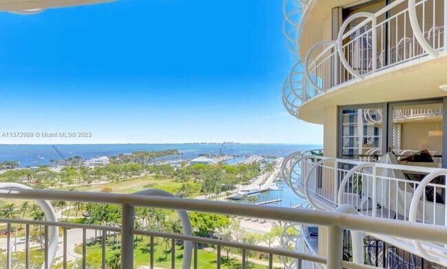 Foto del edificio - 2843 S Bayshore Dr