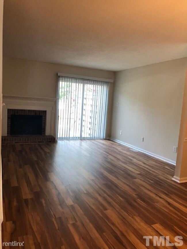Building Photo - 3 br, 2.5 bath House - 5484 Pine Top Cir