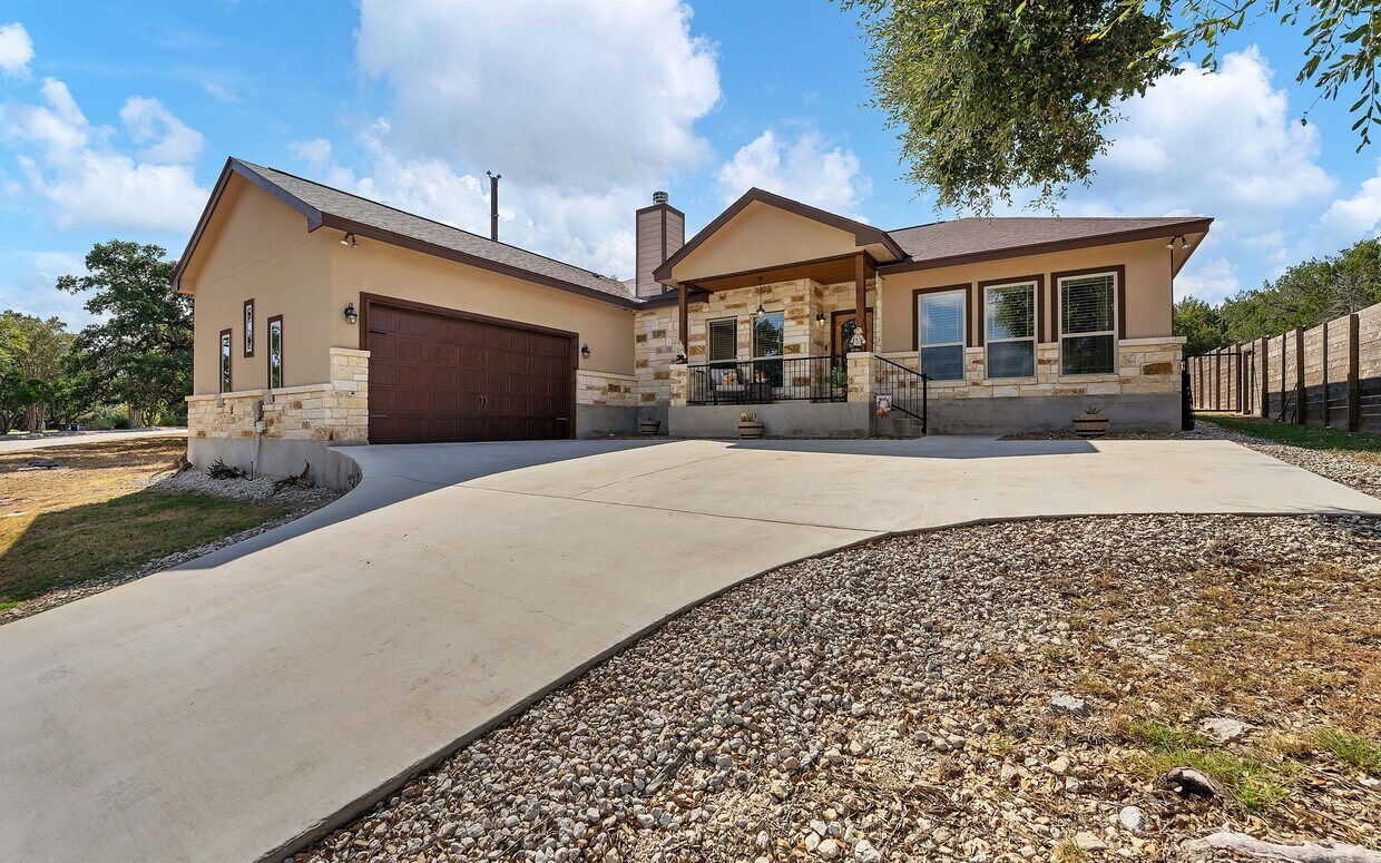 956 Lake Island Dr, Canyon Lake, TX 78133 House Rental in Canyon Lake