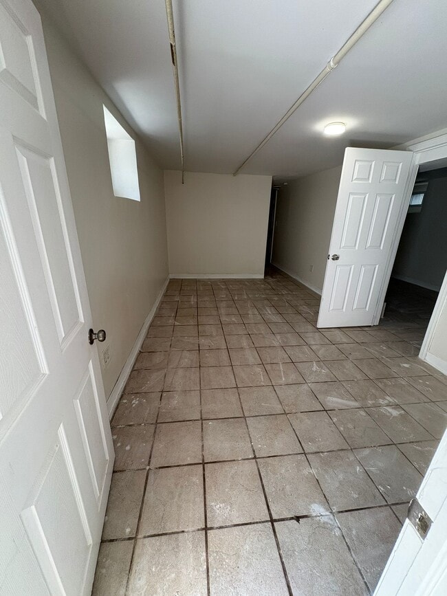 Building Photo - 53 39th St