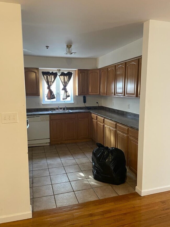 Building Photo - 202 Bergen Ave