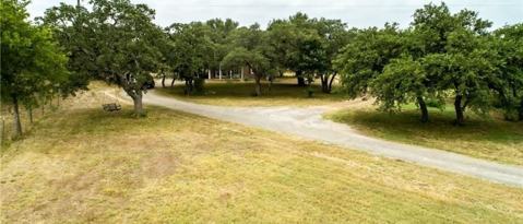 Building Photo - 107 Kendalia Cir