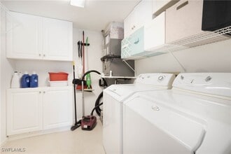 Building Photo - 1392 Churchill Cir