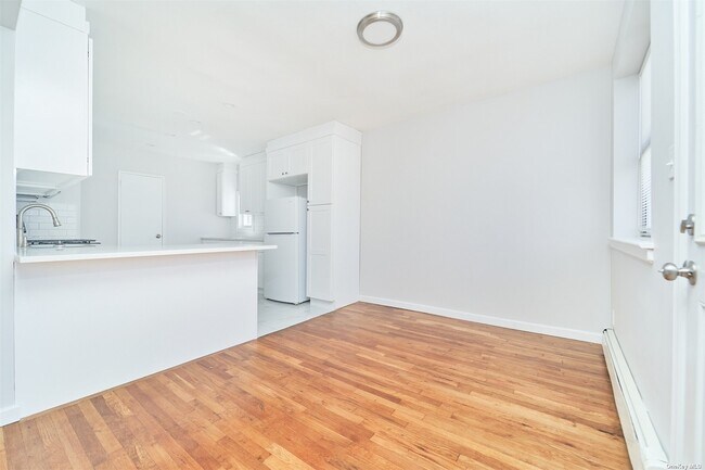 Foto del edificio - 1283 E 56th St