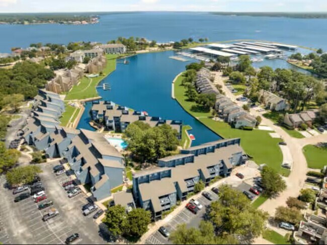 Vista aérea del puerto - 12500 Melville Dr