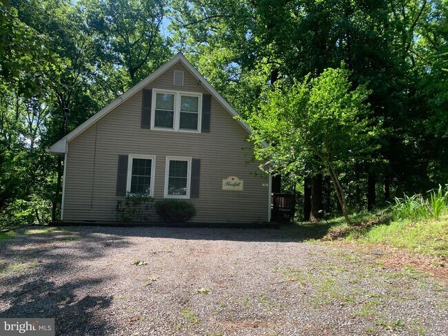 Building Photo - 132 Pinecrest Ln