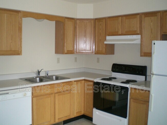 Building Photo - 11 Shiloh Ln