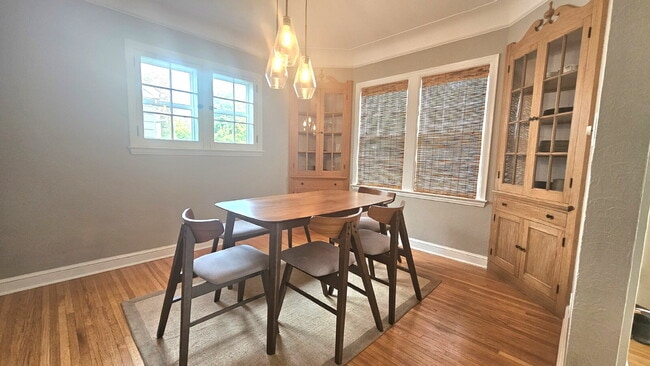 Building Photo - "Charming 3-Bed Oasis in Minneapolis – Spacious 1802 Sq Ft with 2 Full Baths!"