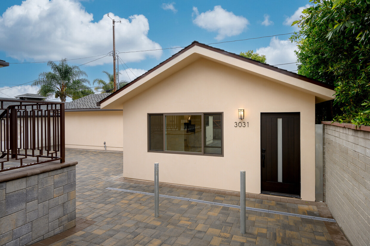 Foto principal - 3031 N Frederic St