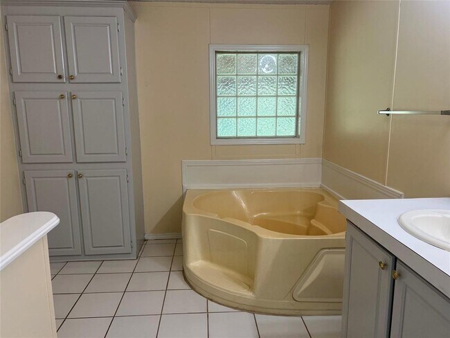 Foto del edificio - 4449 Grand Oaks Dr