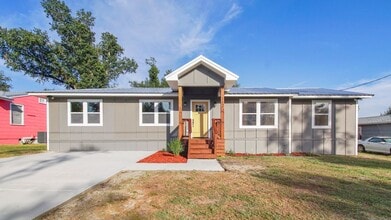 Building Photo - 112 N Gayle Ave