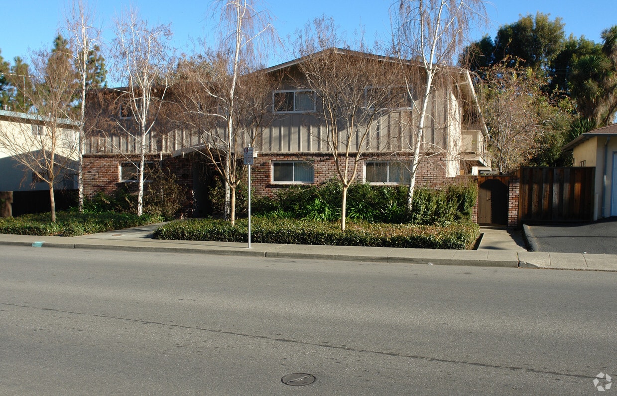 Primary Photo - 487 Ortega Ave