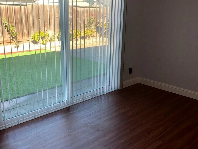 Foto del edificio - 457 Chesapeake Ave