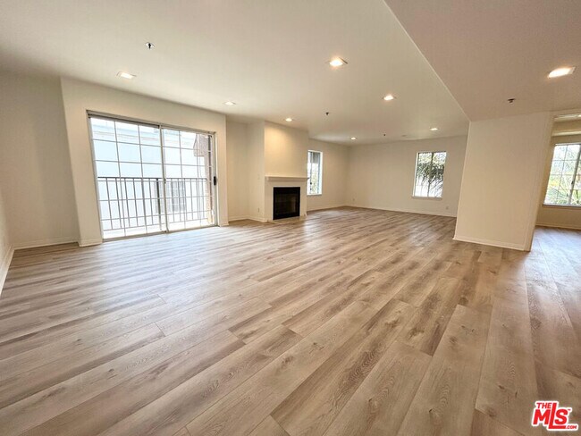 Foto del edificio - 11734 Montana Ave